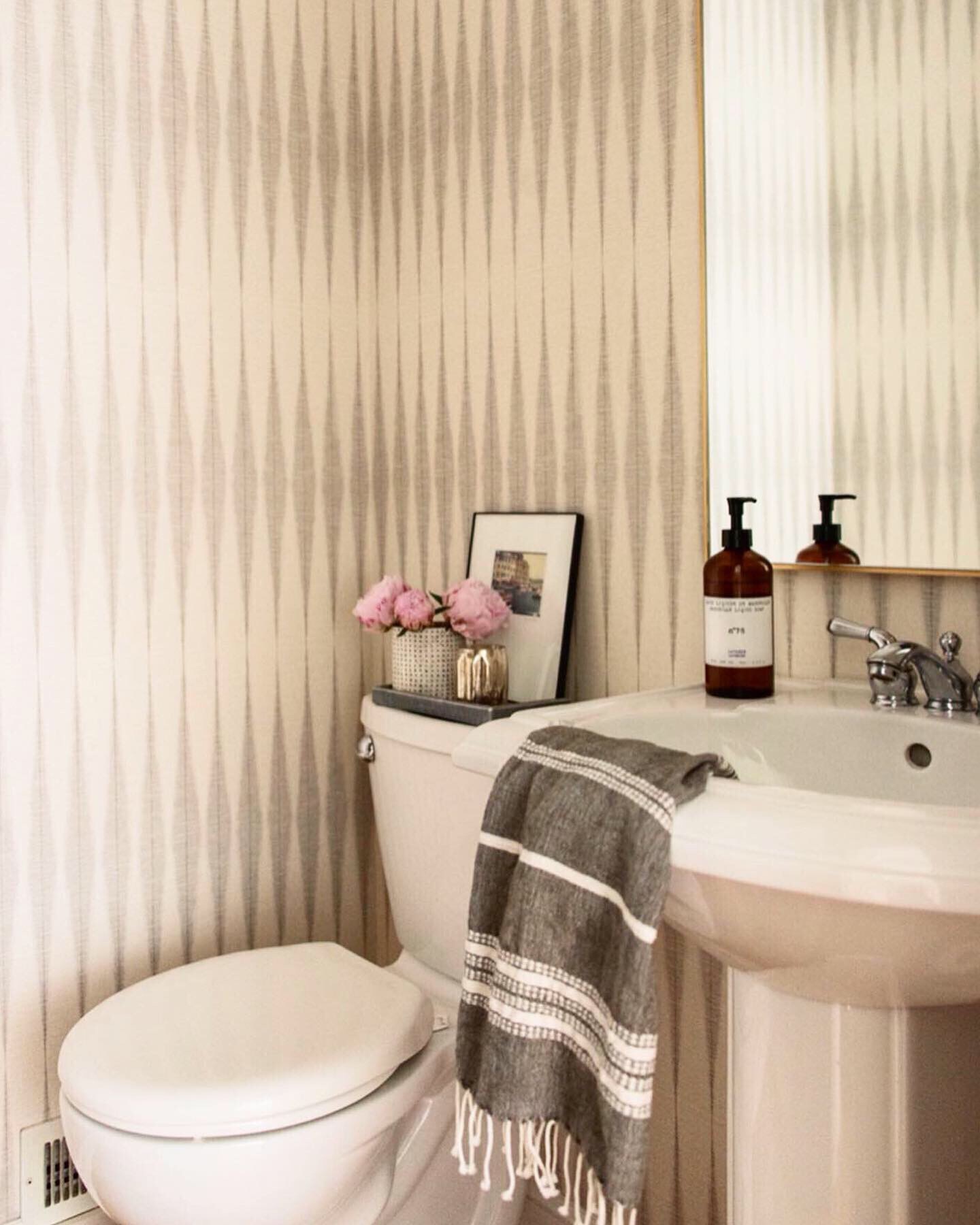 16257ABB-13A0-4997-A707-93A387A8FFBD