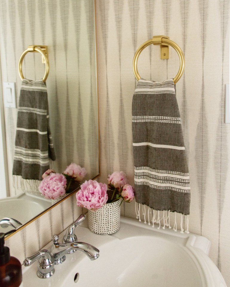 7081084C-39F8-432E-BF45-9D9DD85EFCD3